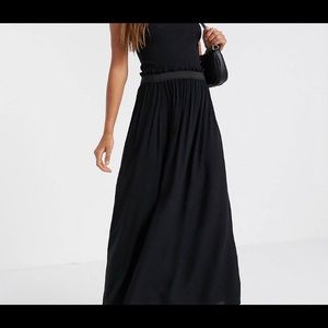Vero moda maxi skirt in black